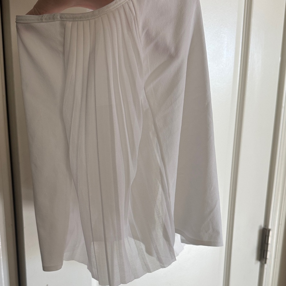 lululemon athletica Classic White Tank Top / C7 - Picture 4 of 4